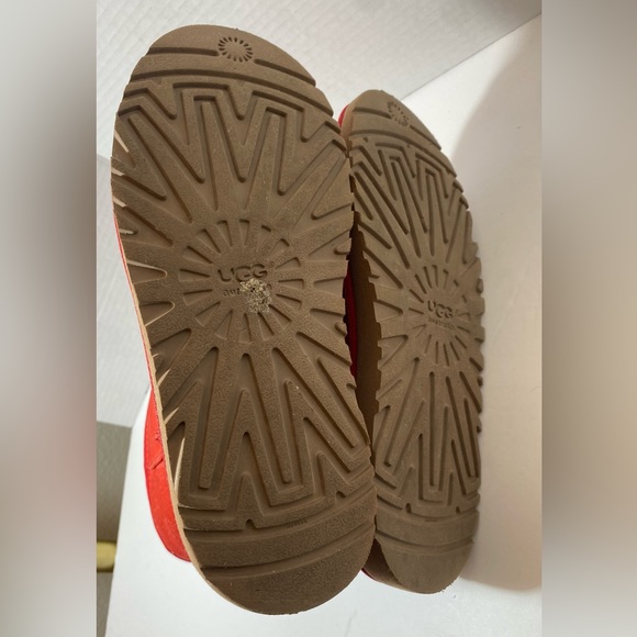 Ugg Kids Classic Short II Boot Red Ribbon Size 4 - Picture 10 of 11